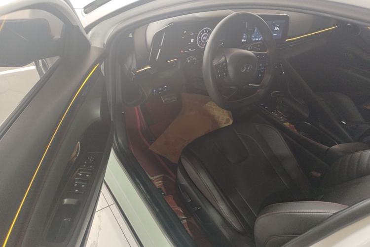 Used Hyundai Elantra 2021 240TGDi DCT LUX Prestige Edition Driver Seat