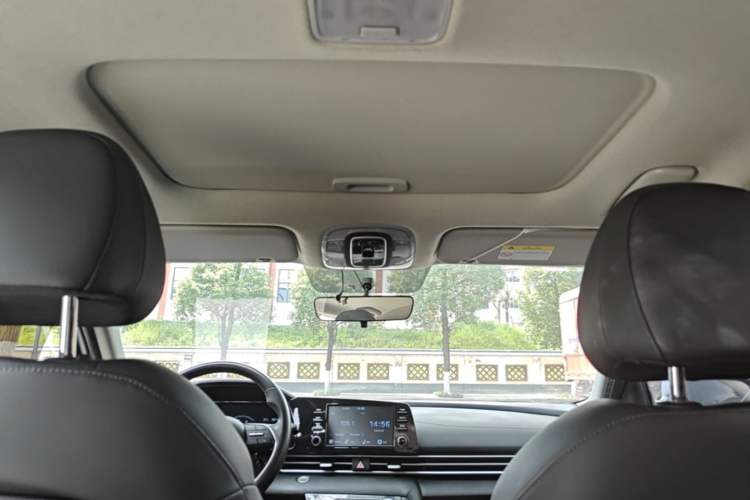 Used Hyundai Elantra 2021 1.5L CVT GLX Elite Edition Headliner