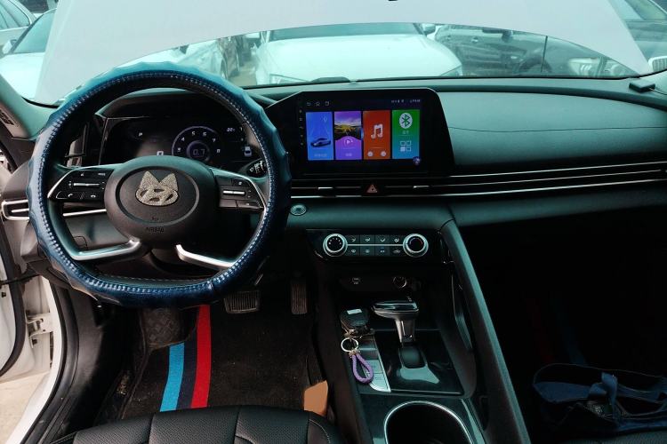Used Hyundai Elantra 2021 1.5L CVT GLX Elite Edition Interior 2