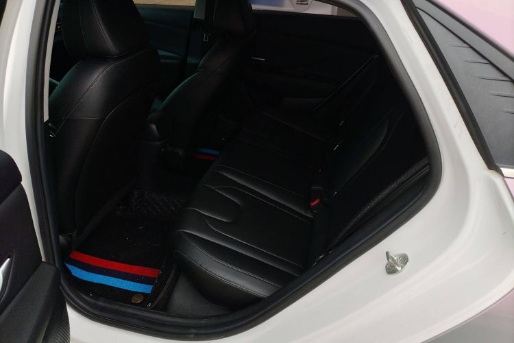 Used Hyundai Elantra 2021 1.5L CVT GLX Elite Edition Interior 4
