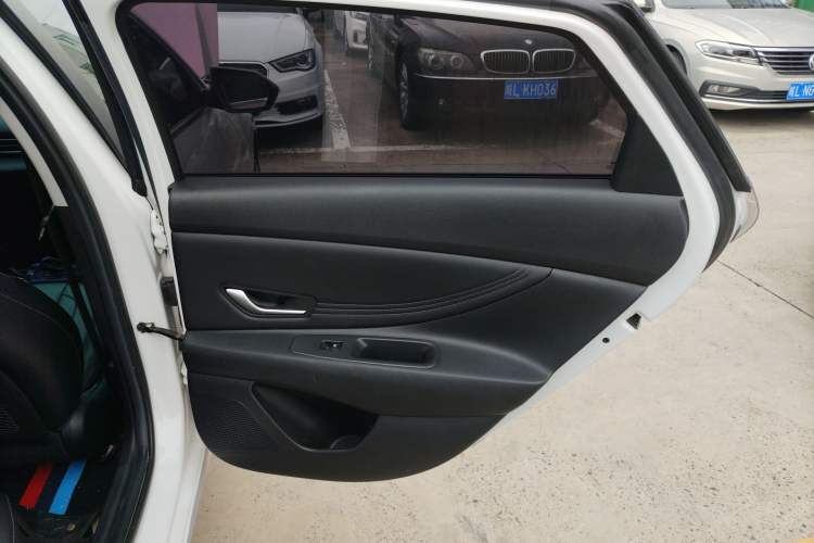 Used Hyundai Elantra 2021 1.5L CVT GLX Elite Edition Interior 6