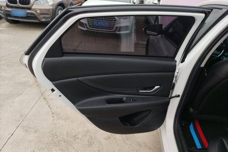 Used Hyundai Elantra 2021 1.5L CVT GLX Elite Edition Interior 8