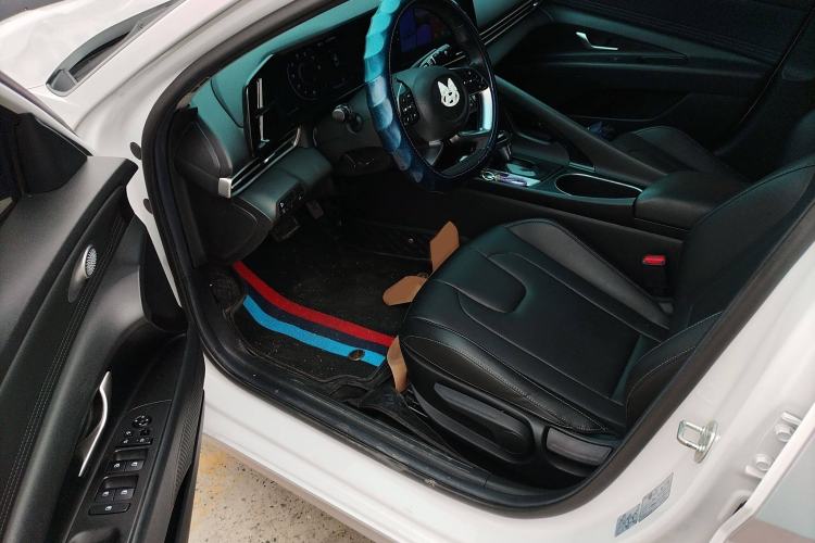 Used Hyundai Elantra 2021 1.5L CVT GLX Elite Edition Left Front Seat