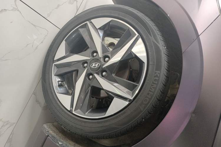 Used Hyundai Elantra 2021 240TGDi DCT LUX Prestige Edition Left Front Wheel Hub