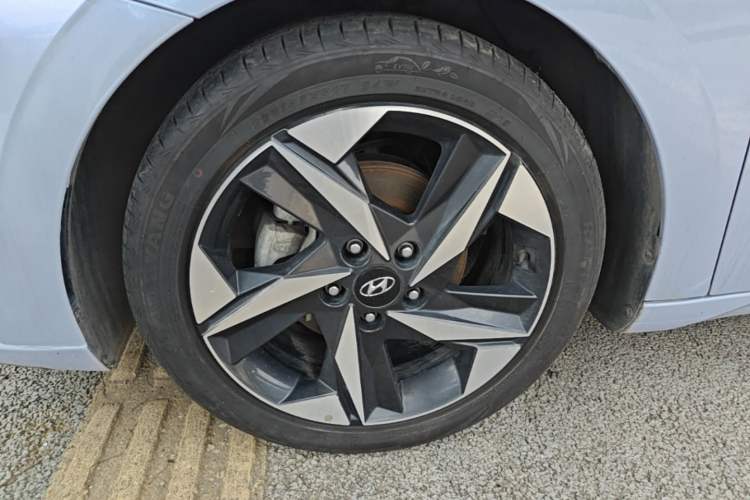 Used Hyundai Elantra 2021 1.5L CVT GLX Elite Edition Left Front Wheel Hub