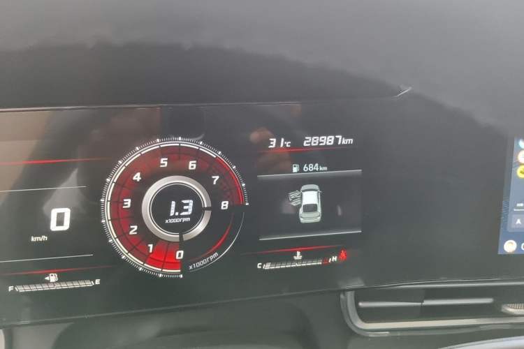 Used Hyundai Elantra 2021 1.5L CVT GLX Elite Edition Odometer Close Up