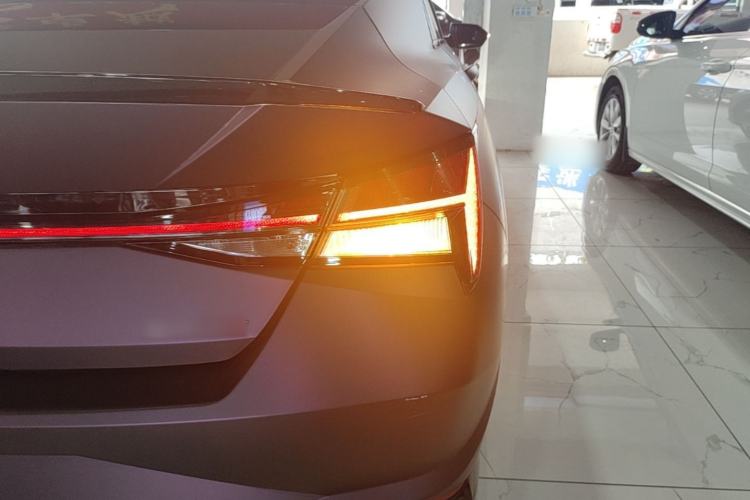 Used Hyundai Elantra 2021 240TGDi DCT LUX Prestige Edition Right Rear Taillight