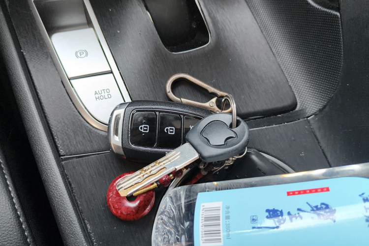 Used Hyundai Elantra 2021 1.5L CVT GLX Elite Edition Vehicle Key