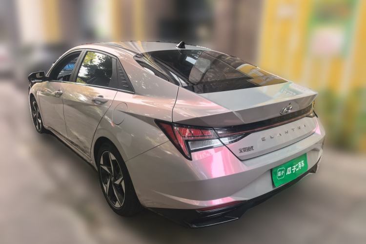 Used Hyundai Elantra 2021 1.5L CVT LUX Prestige Edition Rear Left 45 Deg