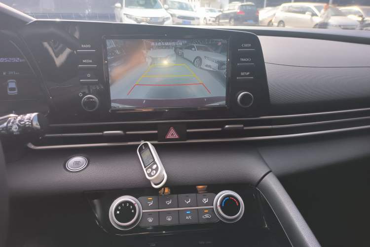 Used Hyundai Elantra 2021 1.5L CVT GLX Elite Edition Audio And AC Panel