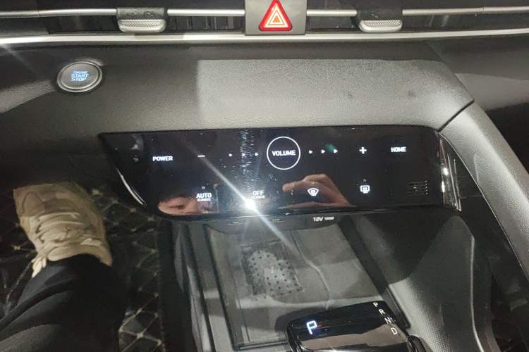 Used Hyundai Elantra 2021 1.5L CVT LUX Prestige Edition Audio And AC Panel