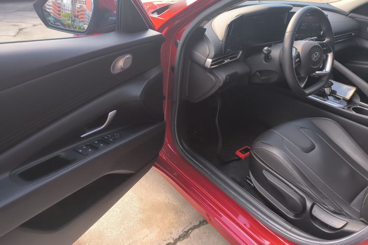 Used Hyundai Elantra 2021 1.5L CVT GLX Elite Edition Driver Seat