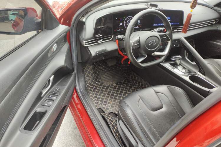 Used Hyundai Elantra 2021 1.5L CVT GLX Elite Edition Driver Seat