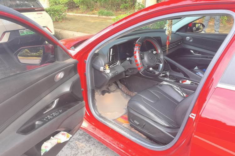 Used Hyundai Elantra 2021 1.5L CVT LUX Prestige Edition Driver Seat