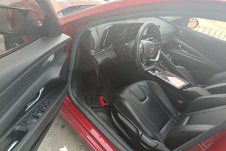 Used Hyundai Elantra 2021 1.5L CVT GLX Elite Edition Driver Seat