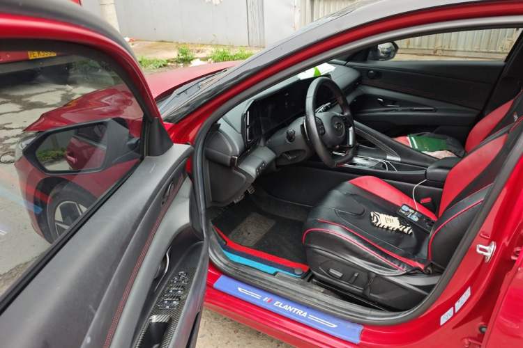 Used Hyundai Elantra 2021 240TGDi DCT LUX Prestige Edition Driver Seat