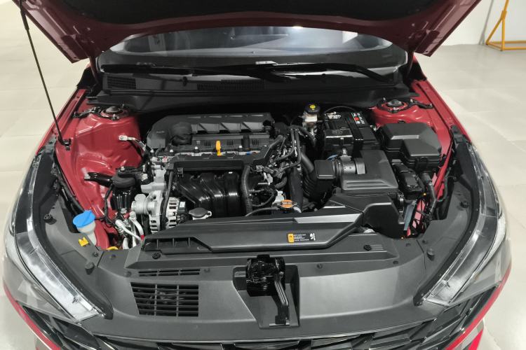 Used Hyundai Elantra 2021 1.5L CVT LUX Prestige Edition Engine Bay