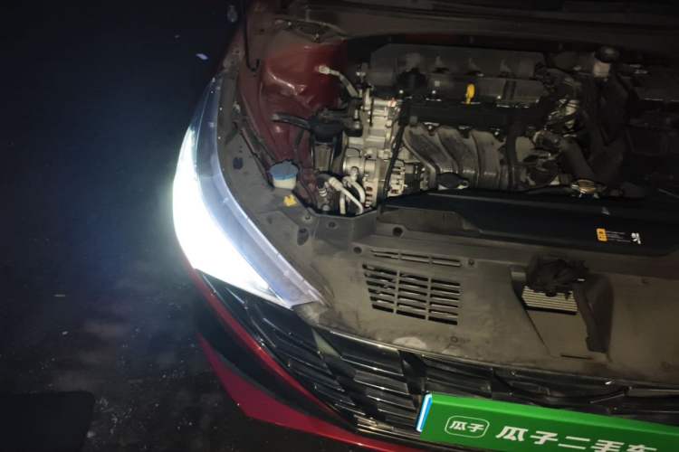 Used Hyundai Elantra 2021 1.5L CVT LUX Prestige Edition Engine Bay Right