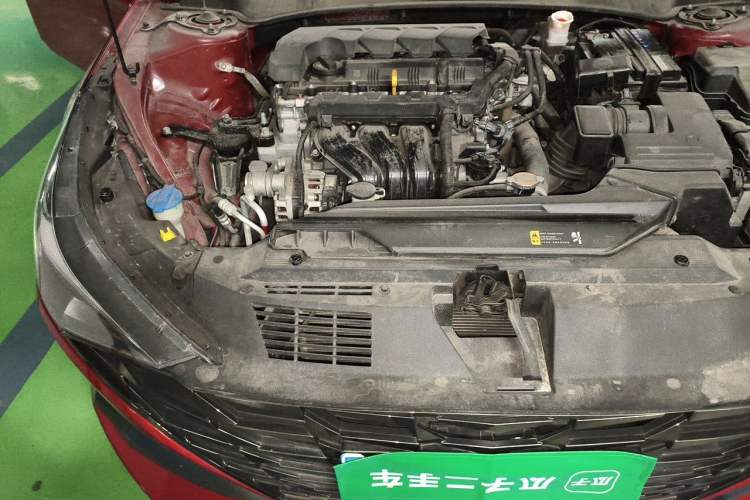 Used Hyundai Elantra 2021 1.5L CVT LUX Prestige Edition Engine Bay Right