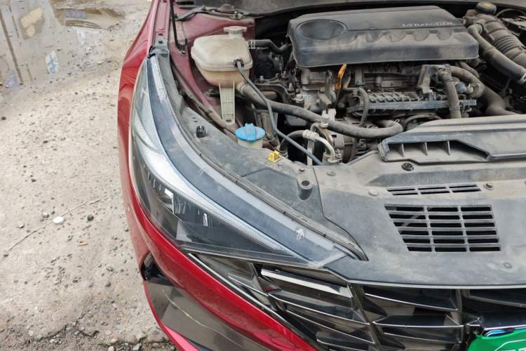 Used Hyundai Elantra 2021 240TGDi DCT LUX Prestige Edition Engine Bay Right