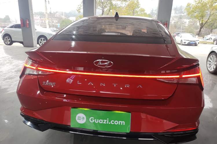 Used Hyundai Elantra 2021 1.5L CVT LUX Prestige Edition Exterior 4