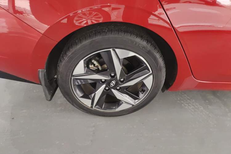 Used Hyundai Elantra 2021 1.5L CVT LUX Prestige Edition Exterior 8