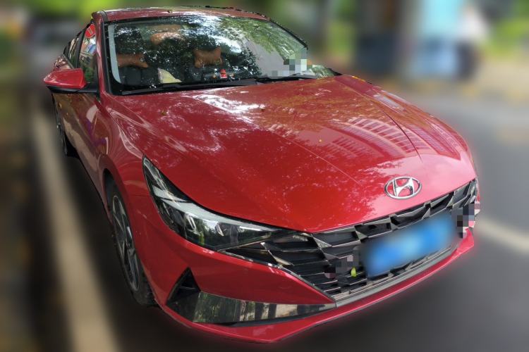 Used Hyundai Elantra 2021 1.5L CVT GLX Elite Edition Front Right 45 Deg