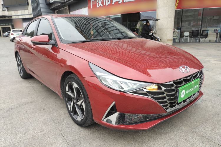 Used Hyundai Elantra 2021 1.5L CVT GLX Elite Edition Front Right 45 Deg