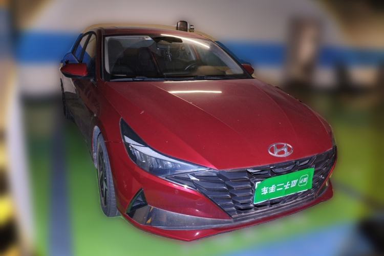 Used Hyundai Elantra 2021 1.5L CVT LUX Prestige Edition Front Right 45 Deg