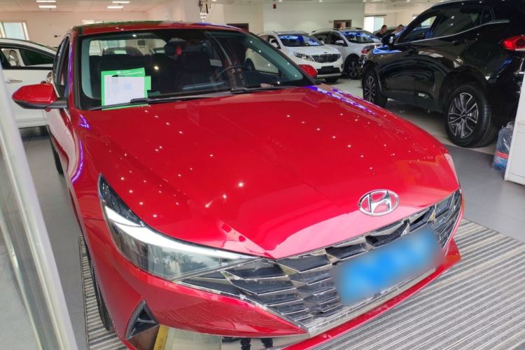Used Hyundai Elantra 2021 1.5L CVT LUX Prestige Edition Front Right 45 Deg