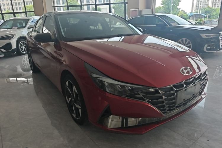Used Hyundai Elantra 2021 1.5L CVT LUX Prestige Edition Front Right 45 Deg