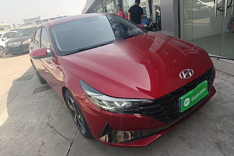 Used Hyundai Elantra 2021 1.5L CVT GLX Elite Edition Front Right 45 Deg