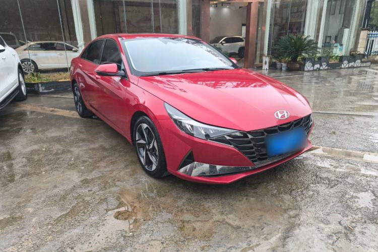 Used Hyundai Elantra 2021 1.5L CVT LUX Prestige Edition Front Right 45 Deg