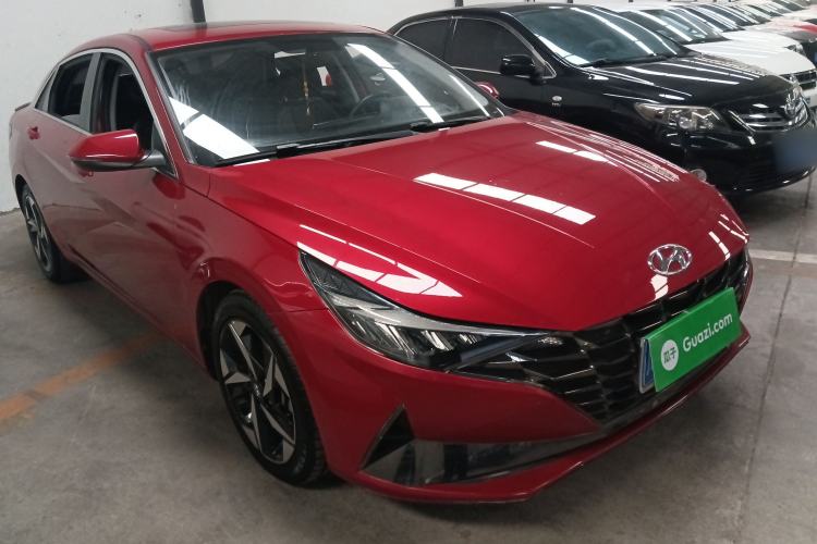 Used Hyundai Elantra 2021 1.5L CVT GLX Elite Edition Front Right 45 Deg