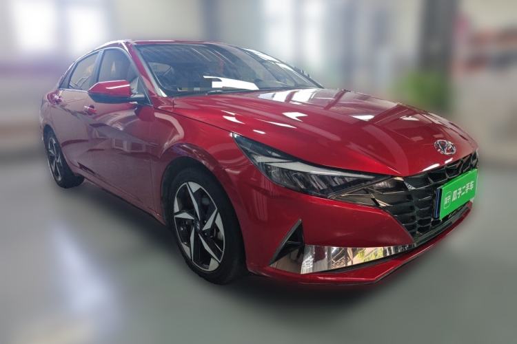 Used Hyundai Elantra 2021 1.5L CVT GLX Elite Edition Front Right 45 Deg