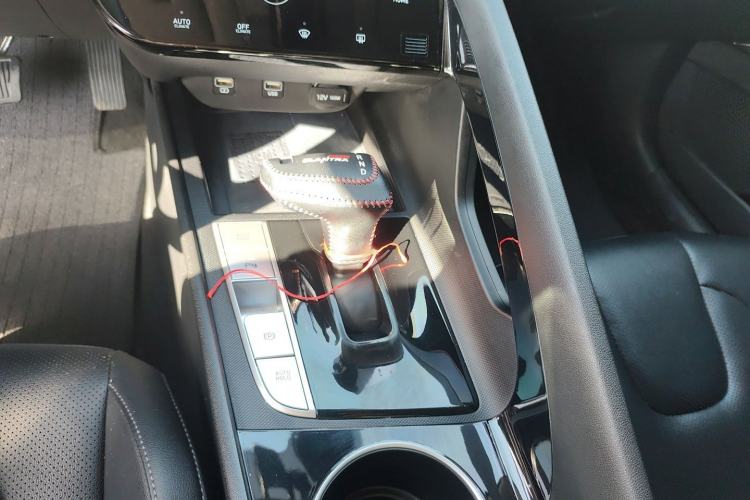 Used Hyundai Elantra 2021 1.5L CVT LUX Prestige Edition Gear Lever