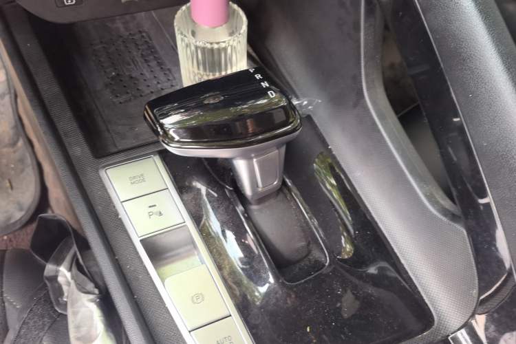 Used Hyundai Elantra 2021 1.5L CVT LUX Prestige Edition Gear Lever