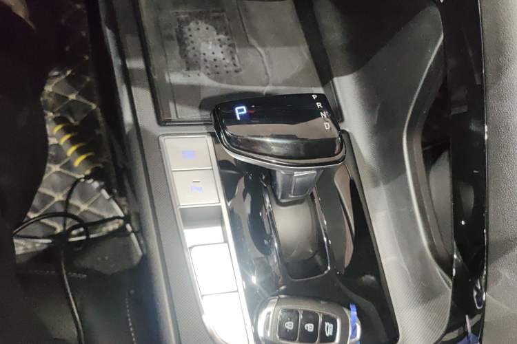 Used Hyundai Elantra 2021 1.5L CVT LUX Prestige Edition Gear Lever