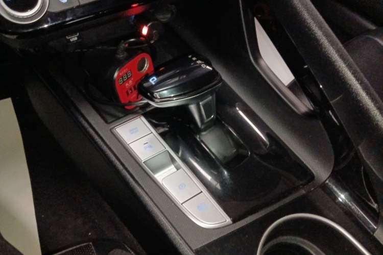 Used Hyundai Elantra 2021 1.5L CVT GLX Elite Edition Gear Lever
