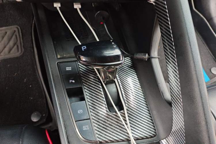 Used Hyundai Elantra 2021 240TGDi DCT LUX Prestige Edition Gear Lever