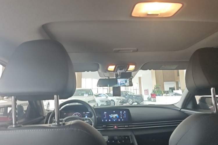 Used Hyundai Elantra 2021 1.5L CVT LUX Prestige Edition Headliner