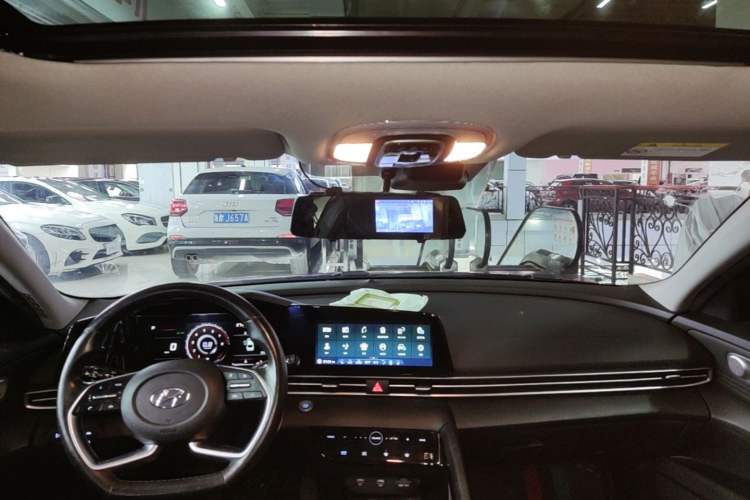 Used Hyundai Elantra 2021 1.5L CVT LUX Prestige Edition Headliner