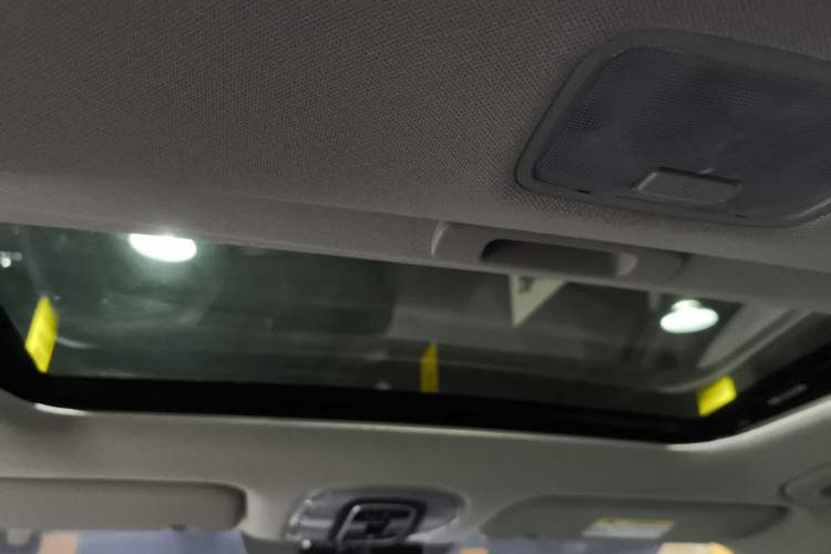 Used Hyundai Elantra 2021 1.5L CVT LUX Prestige Edition Headliner