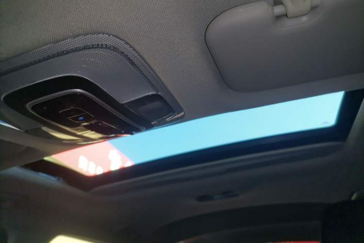Used Hyundai Elantra 2021 1.5L CVT GLX Elite Edition Headliner