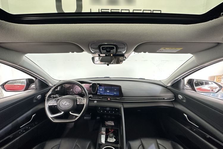 Used Hyundai Elantra 2021 1.5L CVT LUX Prestige Edition Interior 1