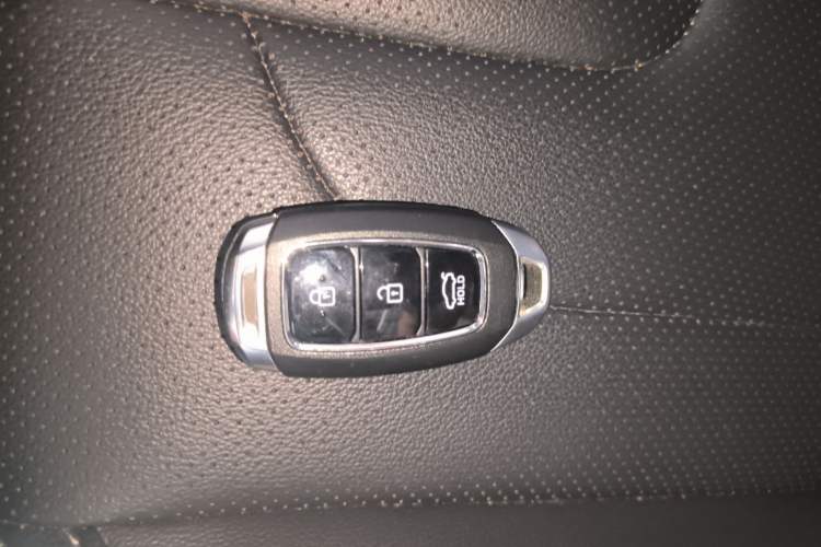 Used Hyundai Elantra 2021 1.5L CVT GLX Elite Edition Interior 1