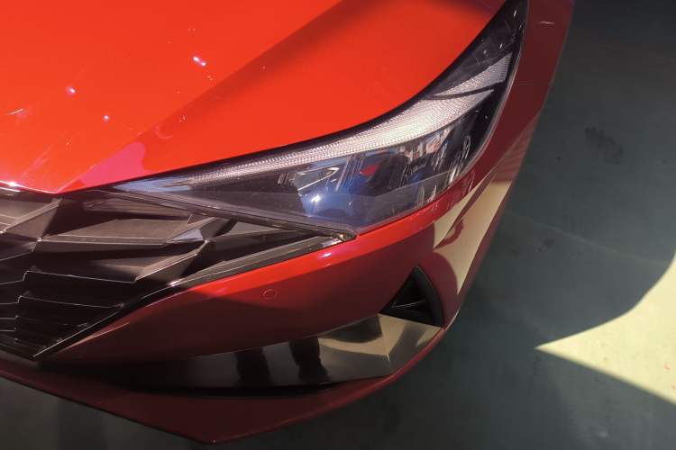 Used Hyundai Elantra 2021 1.5L CVT GLX Elite Edition Left Front Headlight