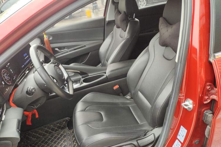 Used Hyundai Elantra 2021 1.5L CVT GLX Elite Edition Left Front Seat