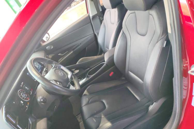 Used Hyundai Elantra 2021 1.5L CVT LUX Prestige Edition Left Front Seat