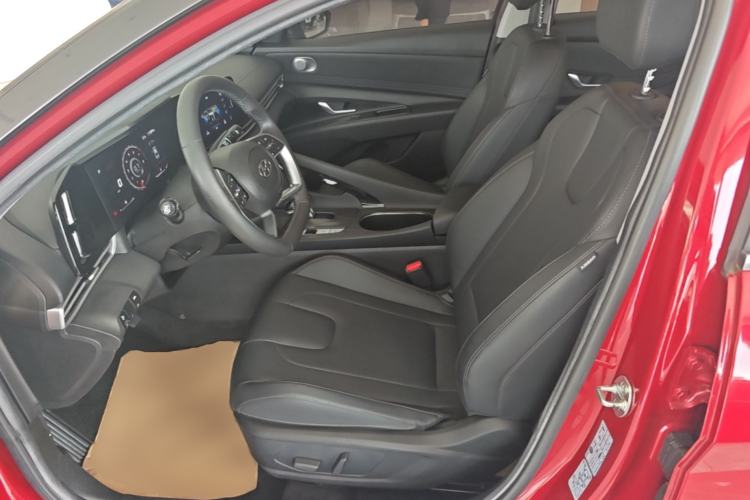 Used Hyundai Elantra 2021 1.5L CVT LUX Prestige Edition Left Front Seat